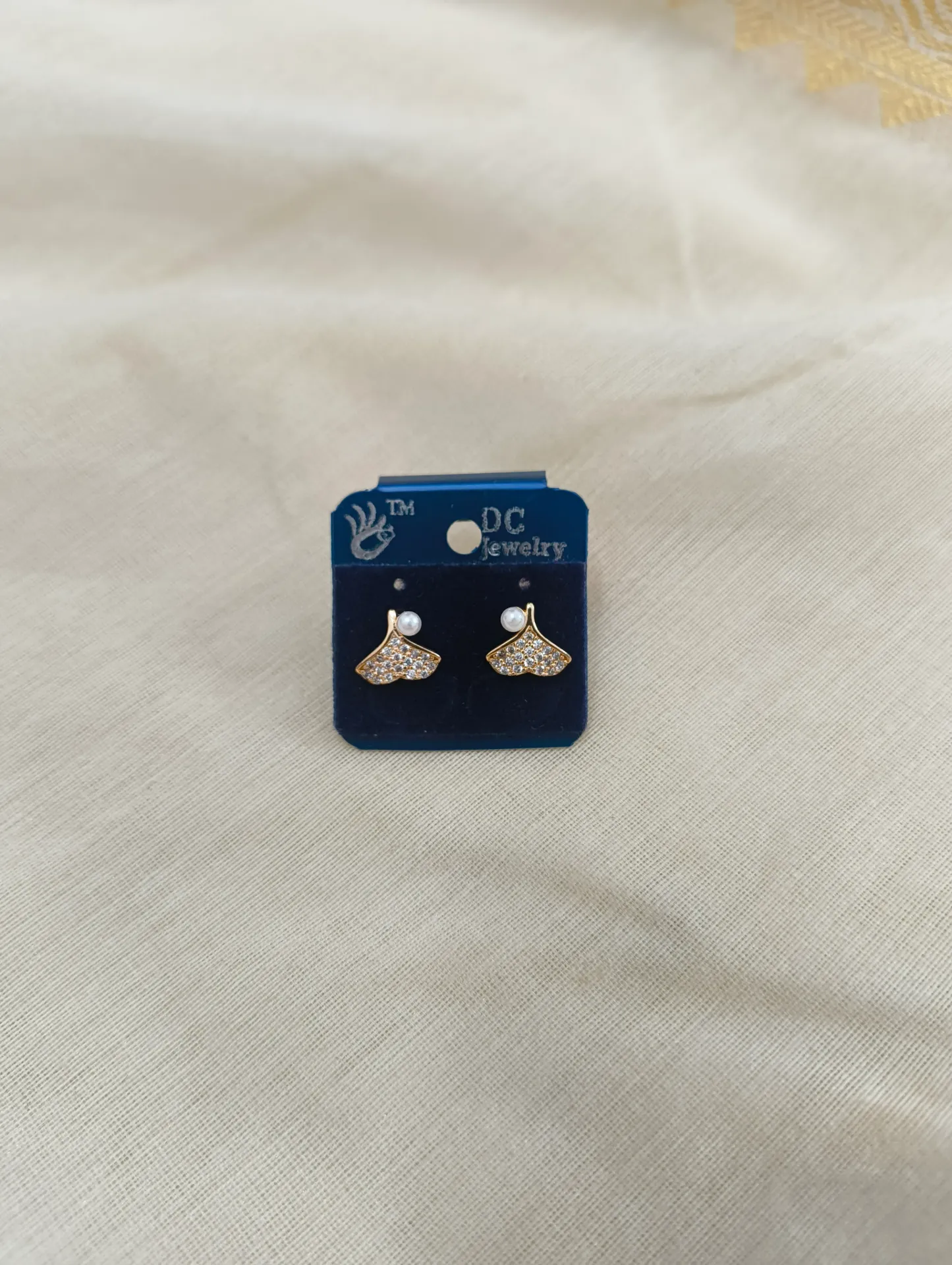 [SKU-089] Fish Tail Stud [SKU-089]