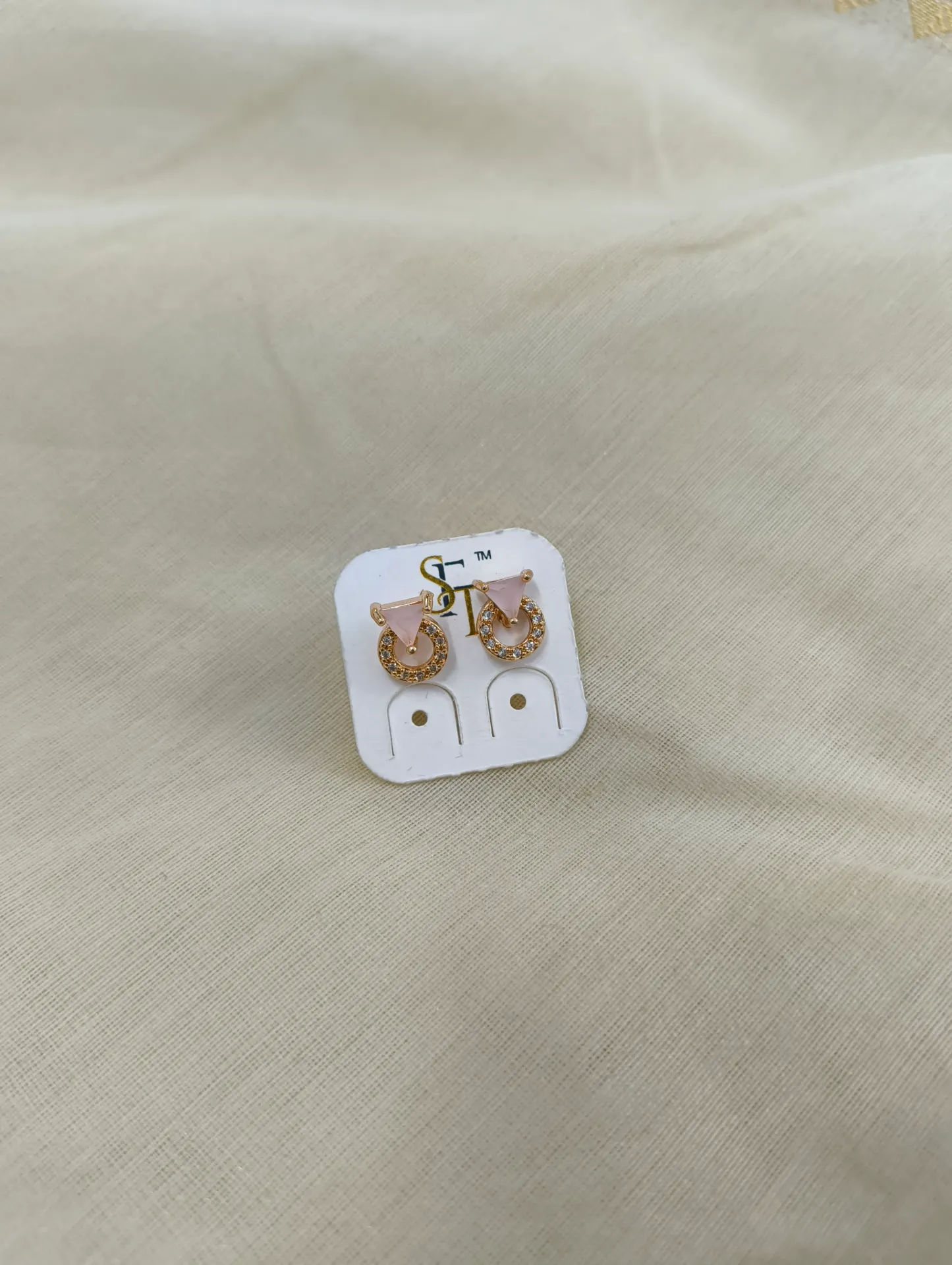 [SKU-093] Pink Golden Stud [SKU-093]