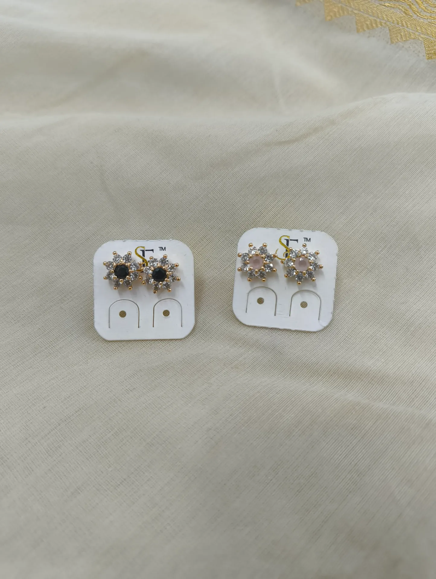 Golden Stone Stud [SKU-092]